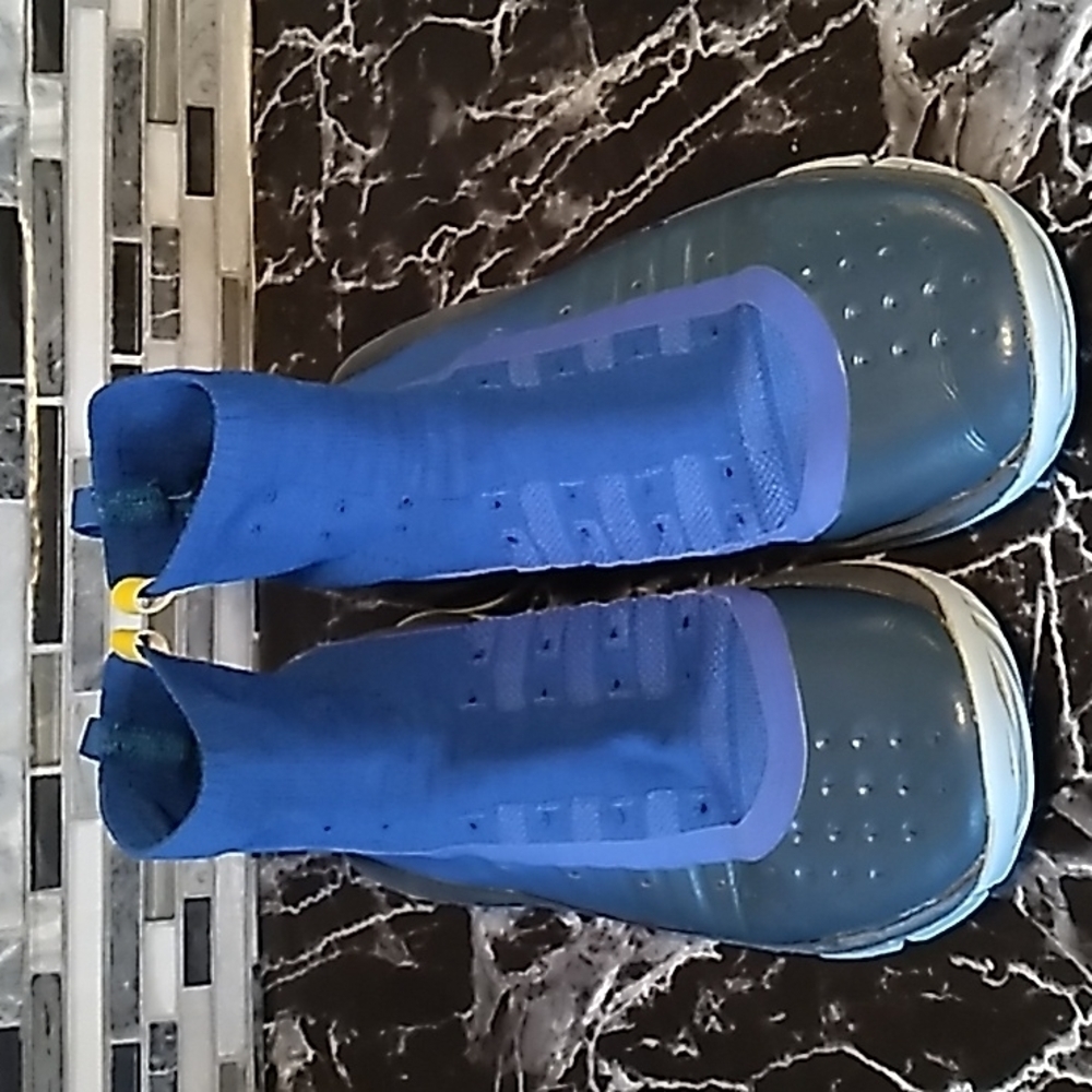 Under Armour 4.5Y GS Curry basketball